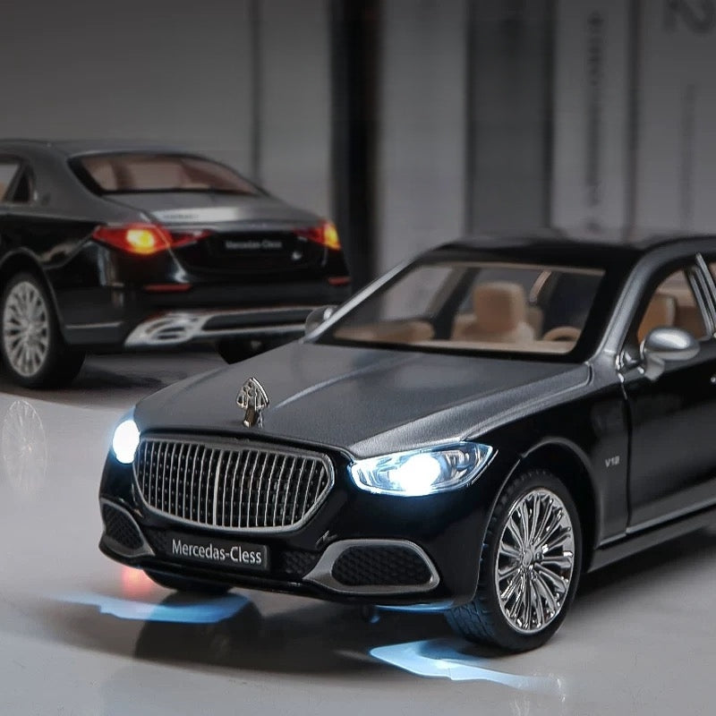 Maybach S680 1:24 Alloy functional car model