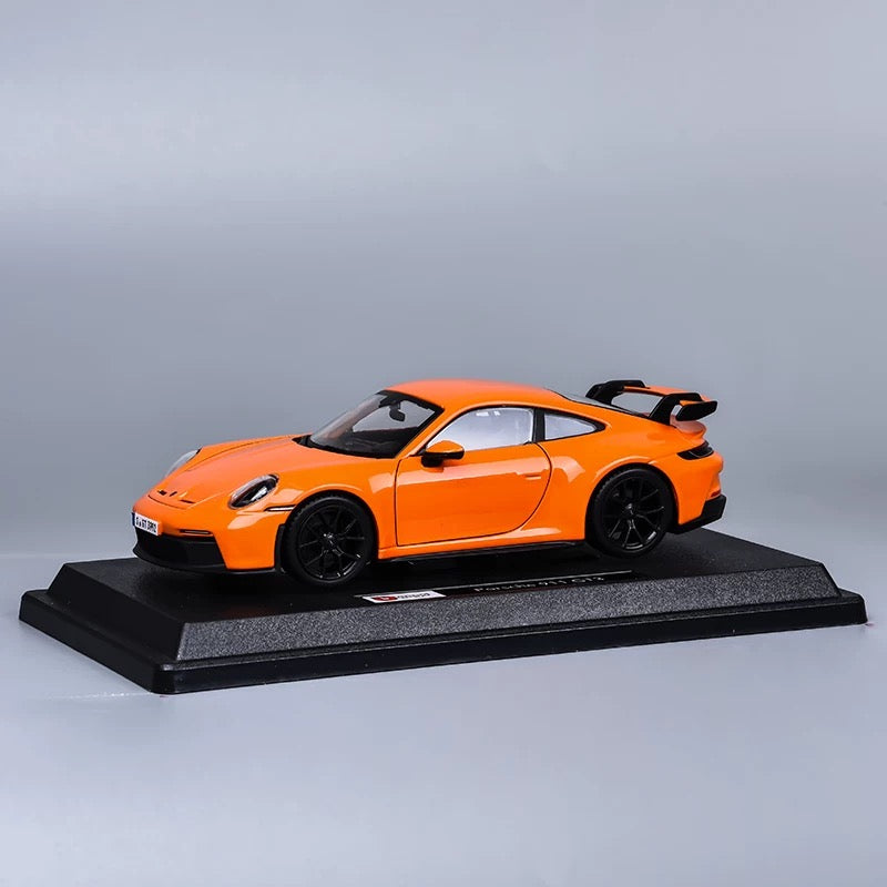 Porsche 918 Spyder Hybrid Hypercar 1:24 Diecast Model - Detailed Engine & Opening Doors